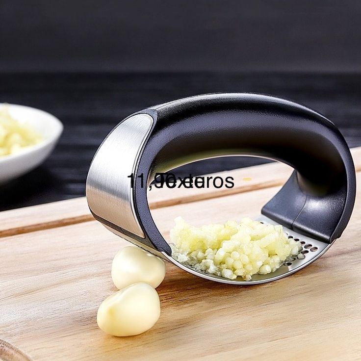 Heavy-Duty Stainless Steel Garlic Press-Crush Garlic in Seconds